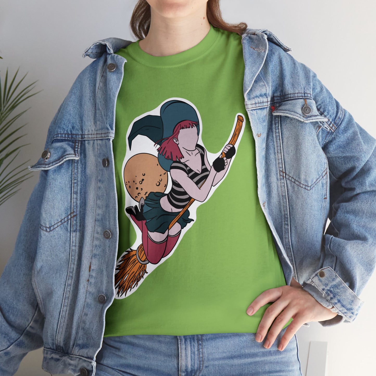 Pin-up T-shirt Featuring Kiki, the witch