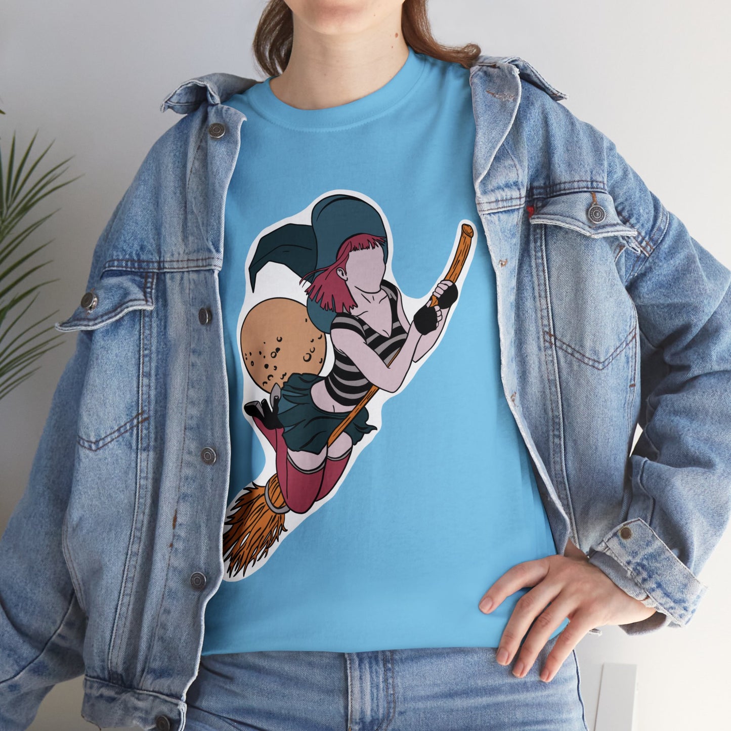 Pin-up T-shirt Featuring Kiki, the witch